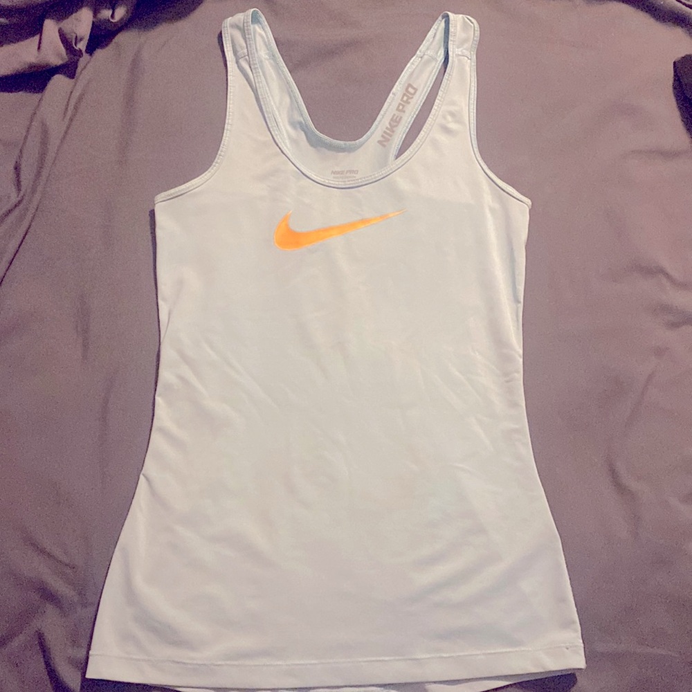 Nike xs workout top.